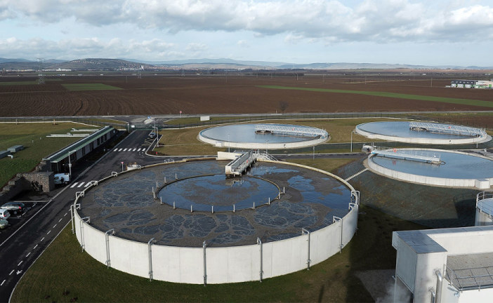 Coronavirus found in Paris sewage points to early warning system