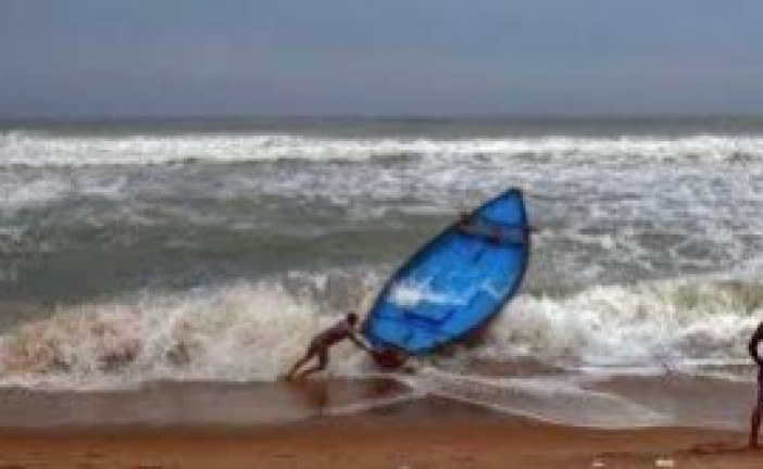 Cyclone Amphan To Hit Bengal In Hours, Strong Winds, Rain Near Coast: 10 Points